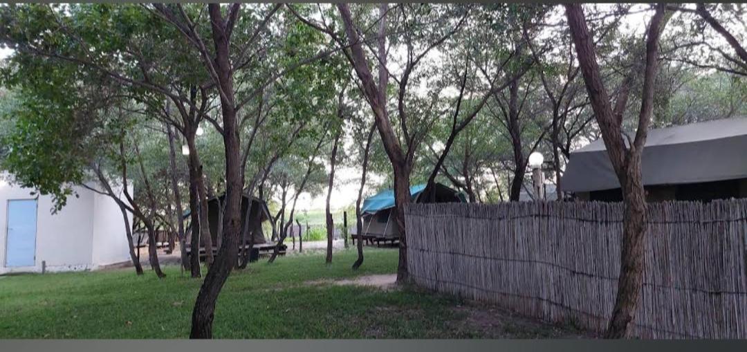 רונדו Camp Hogo Kavango מראה חיצוני תמונה