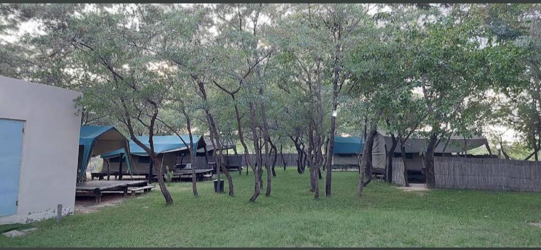 רונדו Camp Hogo Kavango מראה חיצוני תמונה